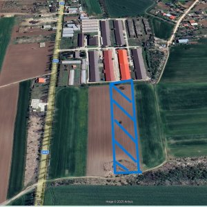 Teren 10.000 mp. Front 40 metri.  Intravilan si Extravilan. 