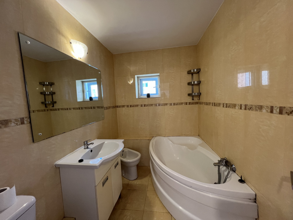 APARTAMENT 3 CAMERE – NERVA TRAIAN – CENTRALA PROPRIE