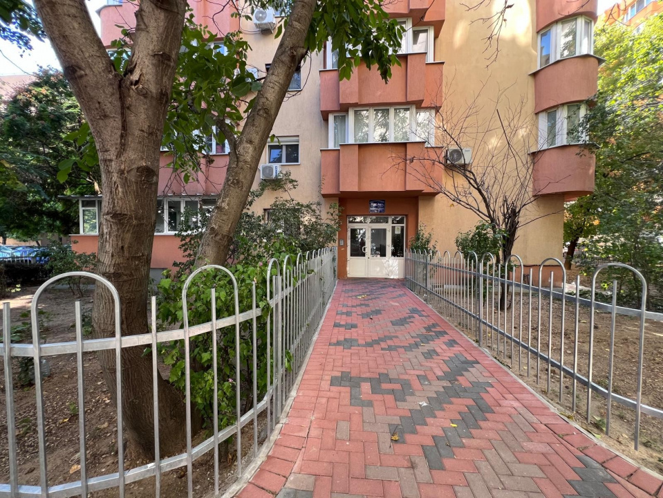 APARTAMENT 3 CAMERE – NERVA TRAIAN – CENTRALA PROPRIE