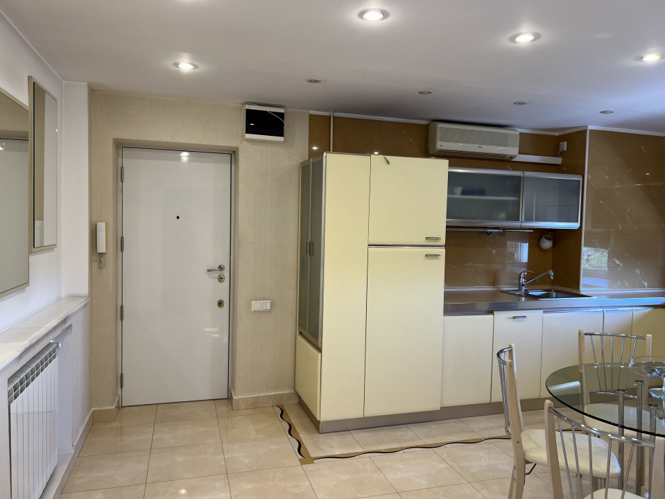 Apartament Unirii - 2 camere 80 mp. Transformat din 3 camere. 