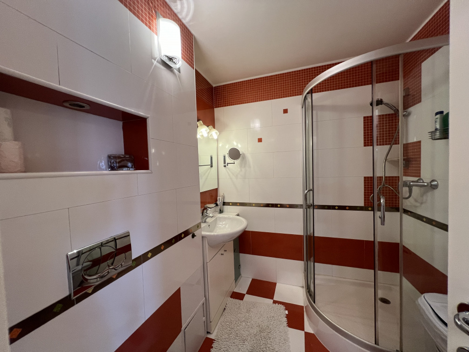 Apartament Unirii - 2 camere 80 mp. Transformat din 3 camere. 