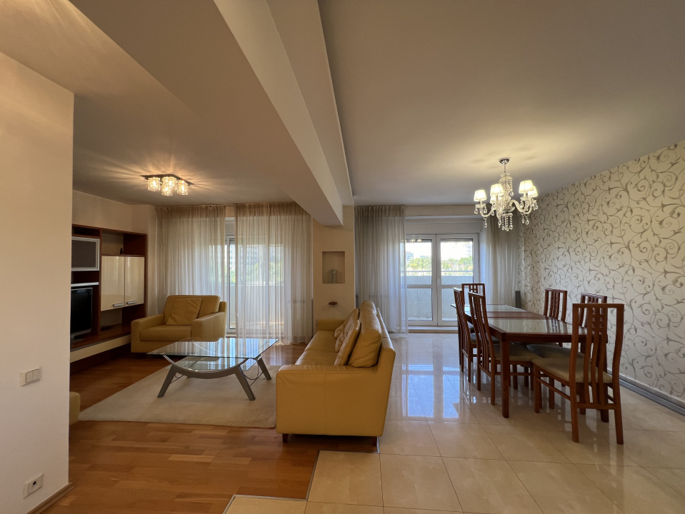 Apartament Unirii - 2 camere 80 mp. Transformat din 3 camere. 