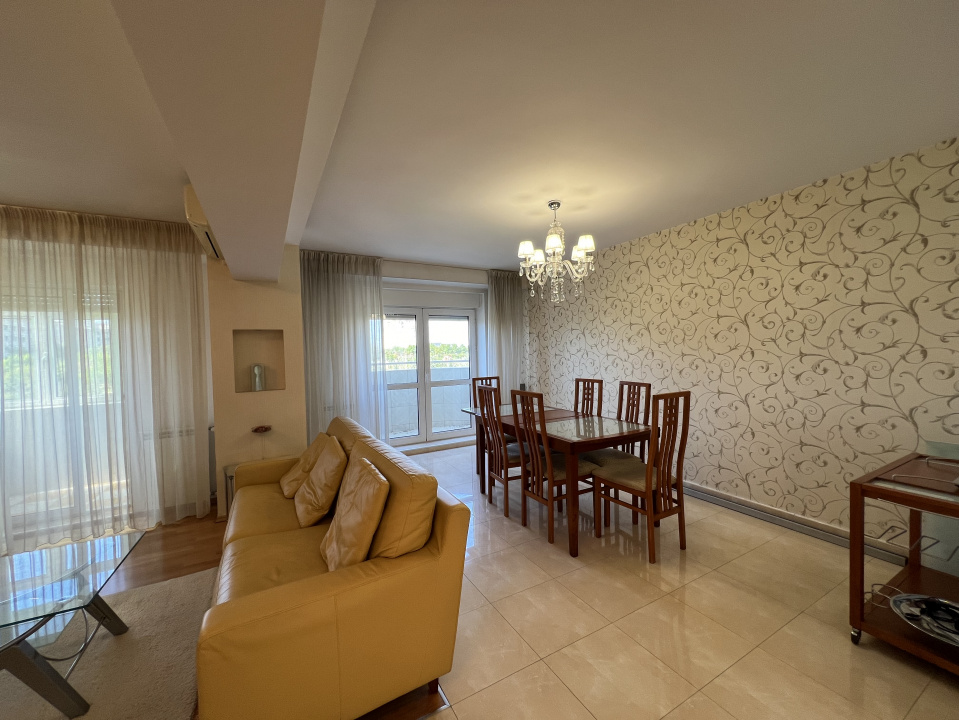 Apartament Unirii - 2 camere 80 mp. Transformat din 3 camere. 