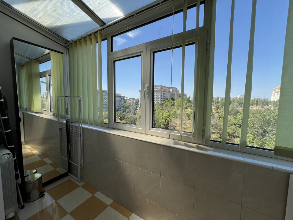Apartament Unirii - 2 camere 80 mp. Transformat din 3 camere. 