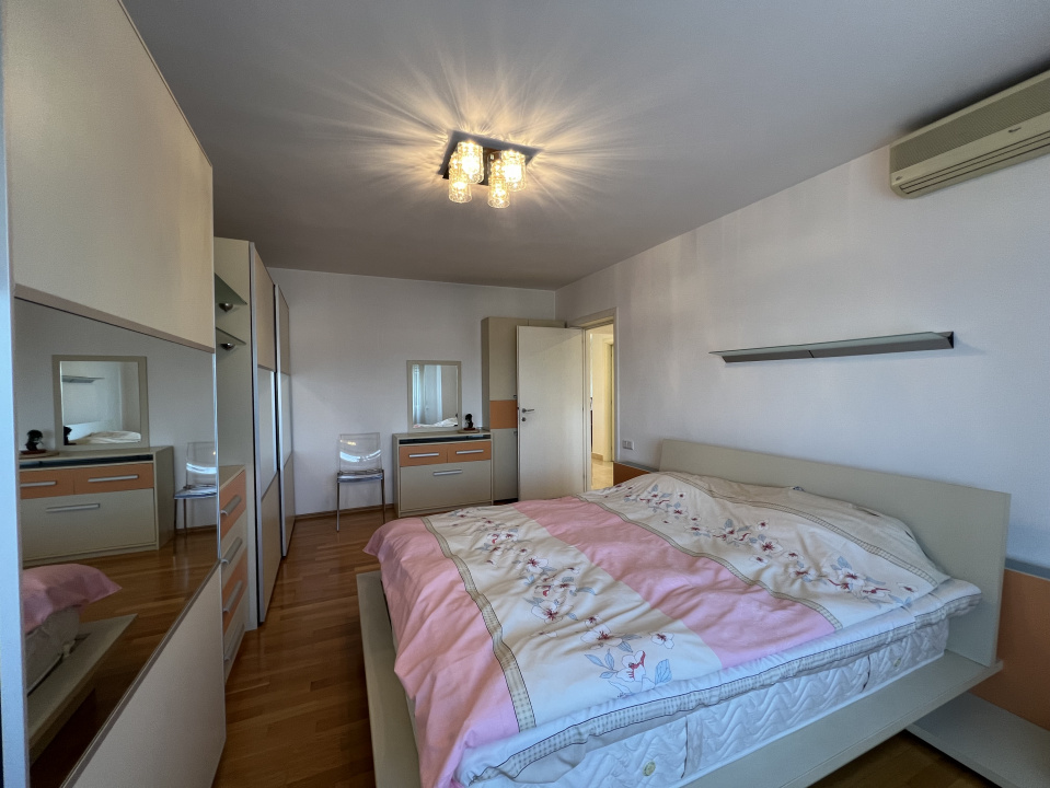 Apartament Unirii - 2 camere 80 mp. Transformat din 3 camere. 