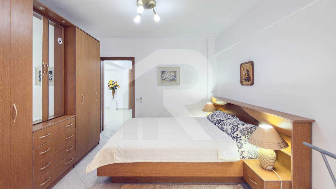 Vânzare apartament 3 camere – Ultracentral, Bloc Scala, Bd. Magheru