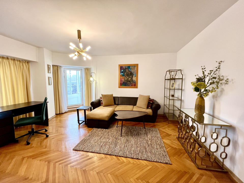 Inchiriere apartament 2 camere (Unirii) (Parcul Izvor). Priveliste superba.