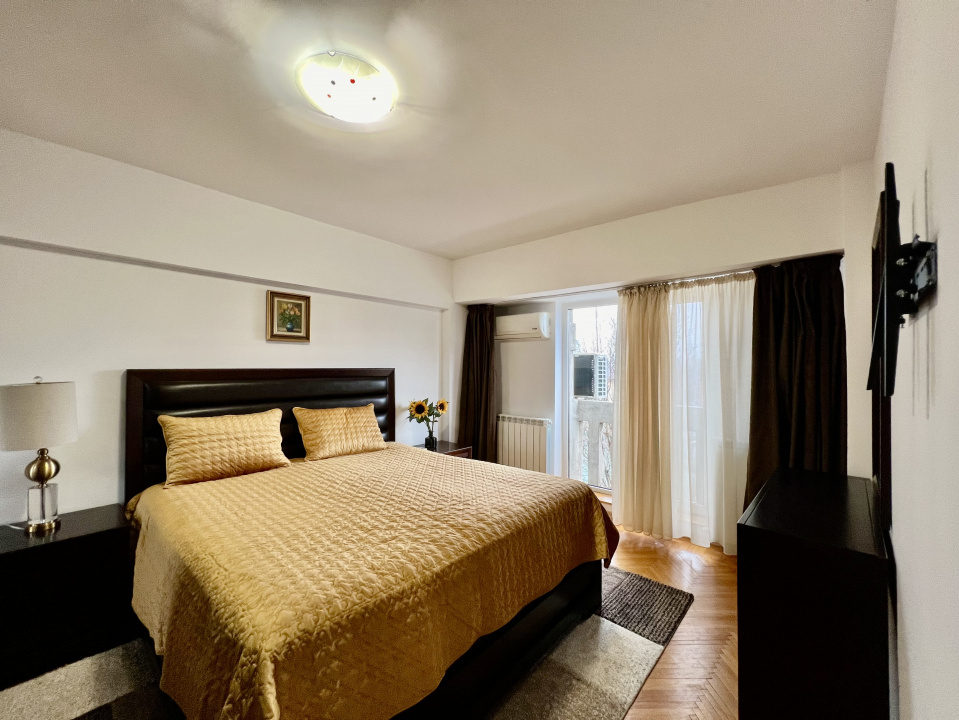 Inchiriere apartament 2 camere (Unirii) (Parcul Izvor). Priveliste superba.