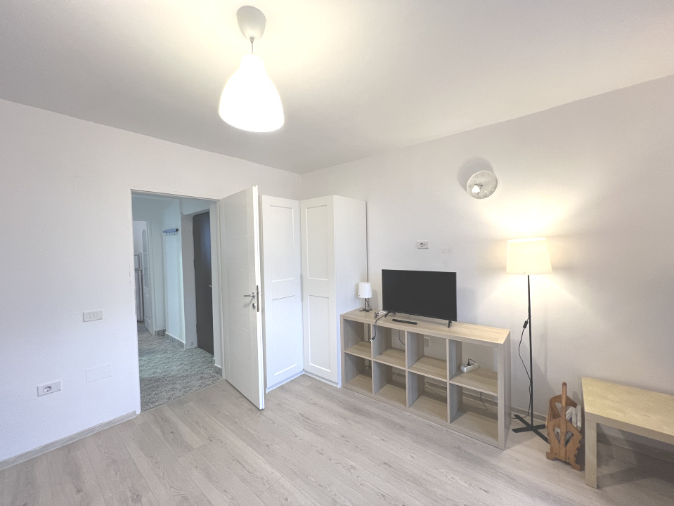 Garsoniera Popesti Leordeni – Zona de case. Parcare.