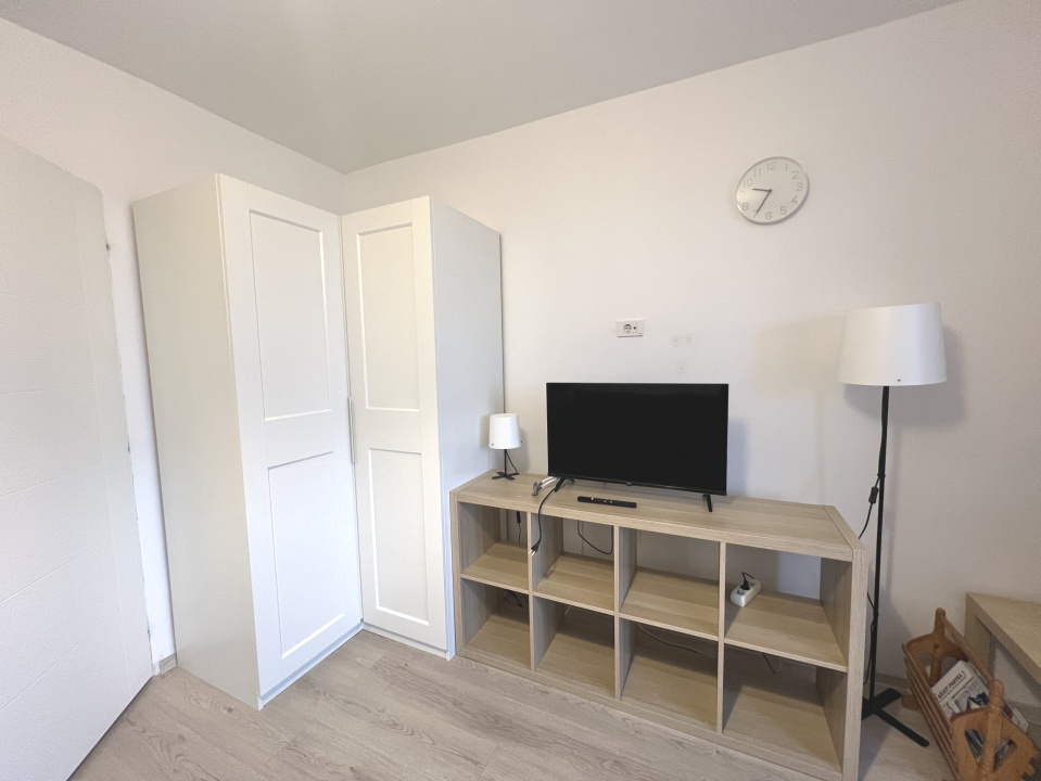 Garsoniera Popesti Leordeni – Zona de case. Parcare.