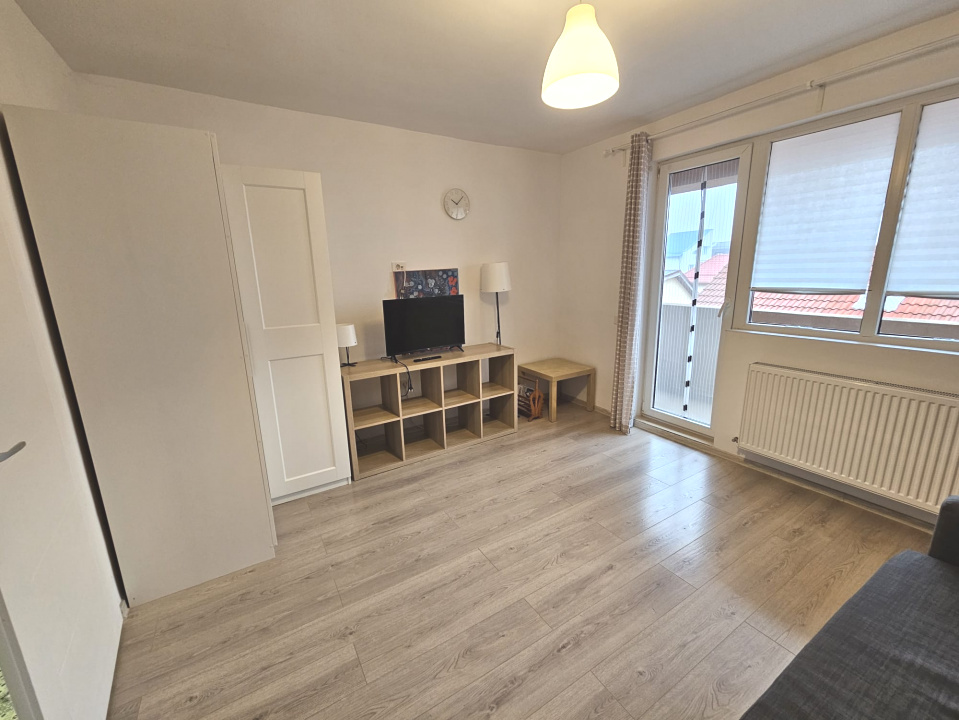 Garsoniera Popesti Leordeni – Zona de case. Parcare.