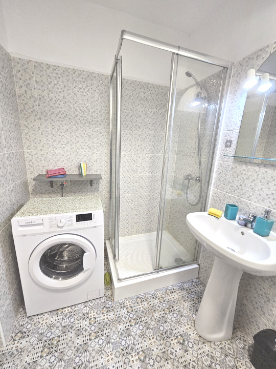 Garsoniera Popesti Leordeni – Zona de case. Parcare.